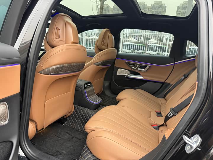 Фото 6 - Mercedes-Benz E-Class