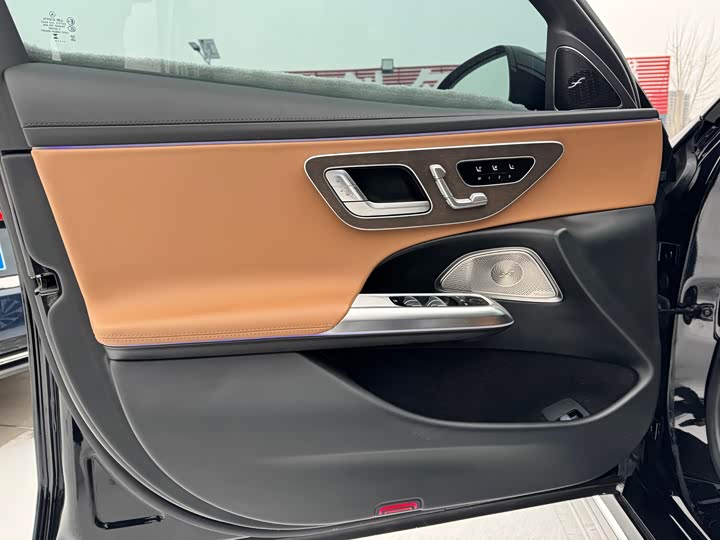 Фото 8 - Mercedes-Benz E-Class