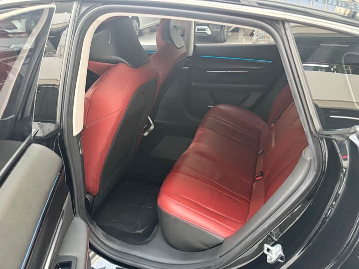 Фото 7 - XPeng P7