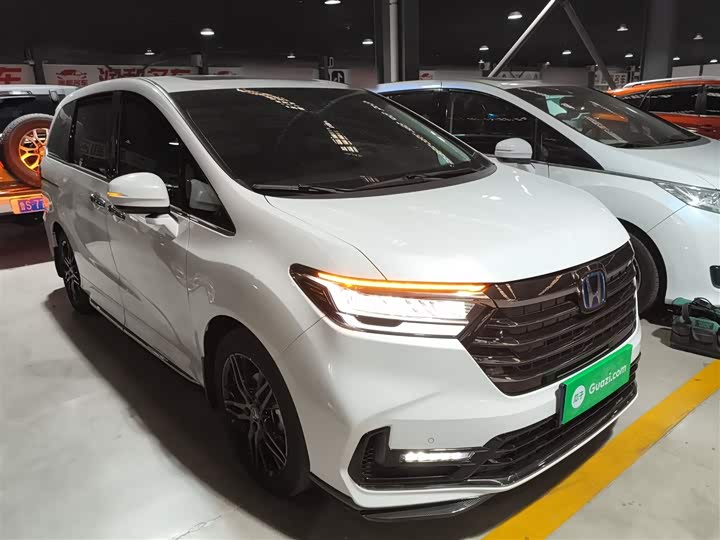 Фото 4 - Honda Odyssey