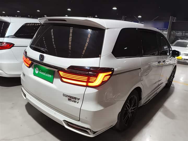 Фото 7 - Honda Odyssey