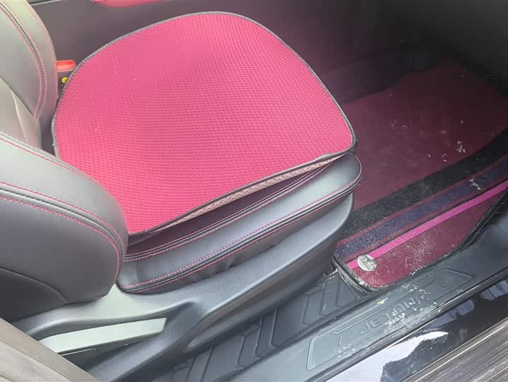 Фото 8 - Jetour X70