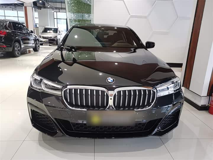 Фото 3 - BMW 5 Series