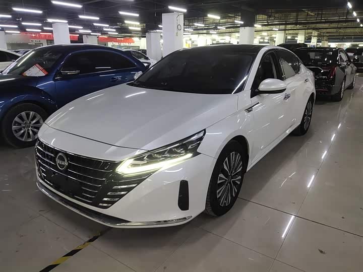 Фото 1 - Nissan Teana