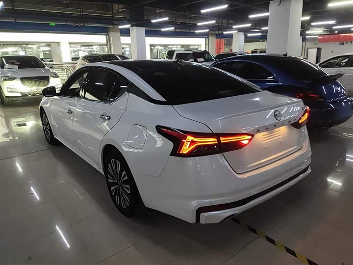 Фото 5 - Nissan Teana