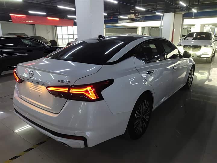 Фото 7 - Nissan Teana