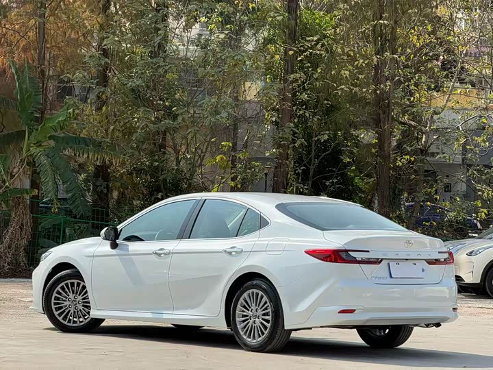 Фото 7 - Toyota Camry