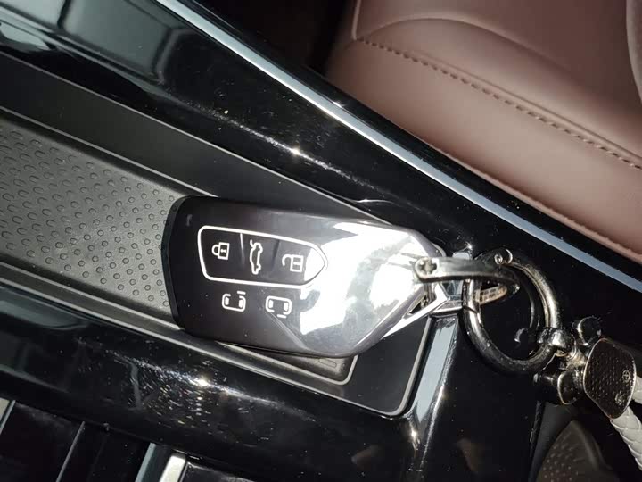 Фото 9 - Volkswagen Lamando L