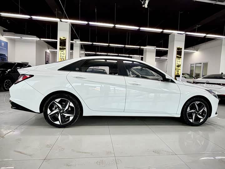 Фото 7 - Hyundai Elantra N line