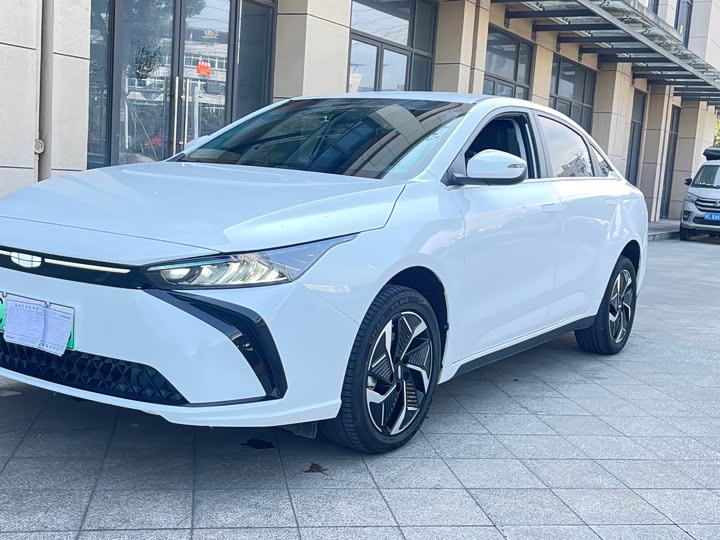 Фото 1 - Geely Geometry G6