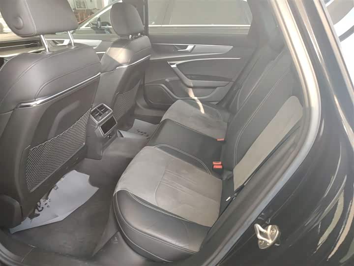 Фото 9 - Audi A6L