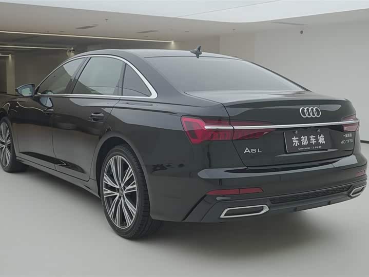 Фото 5 - Audi A6L