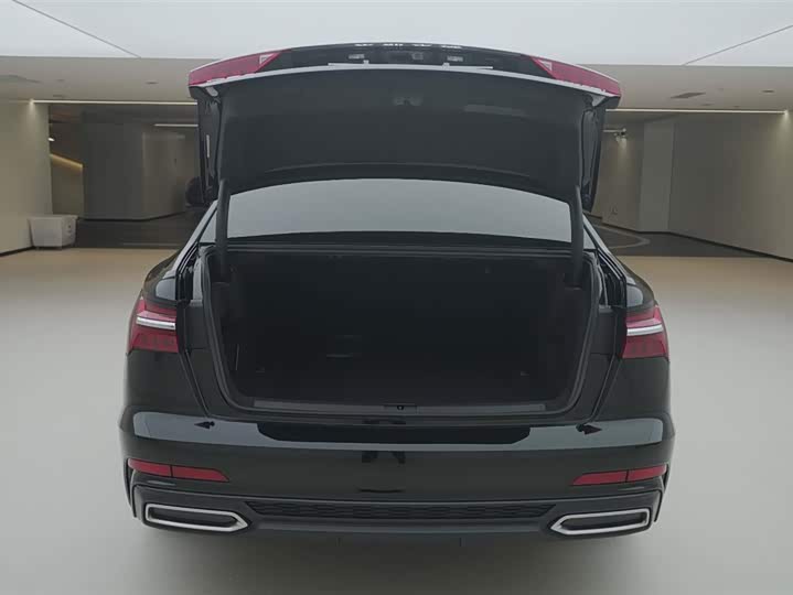 Фото 6 - Audi A6L