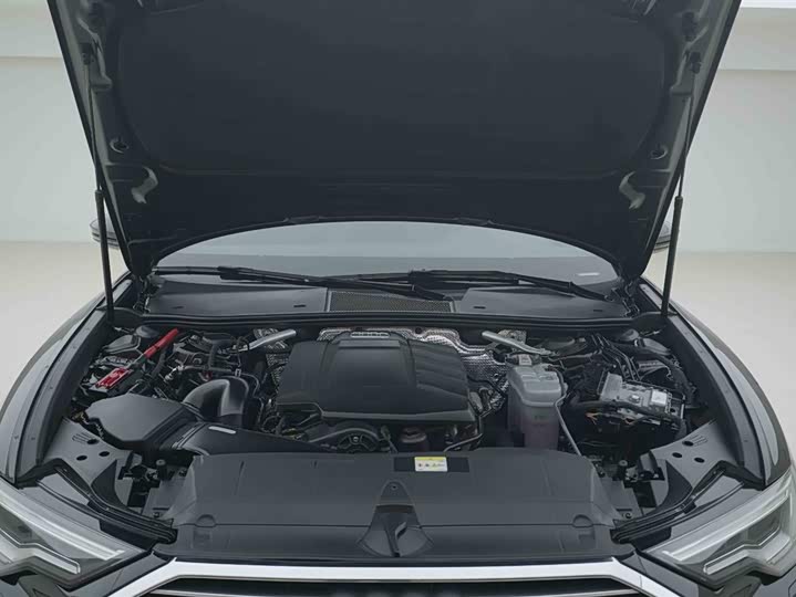 Фото 7 - Audi A6L