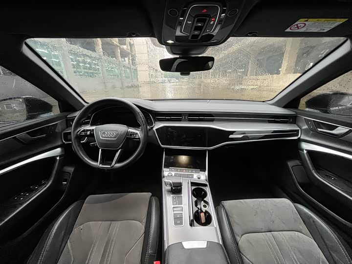 Фото 7 - Audi A6L