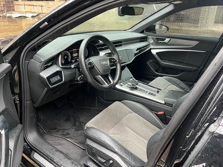 Фото 9 - Audi A6L