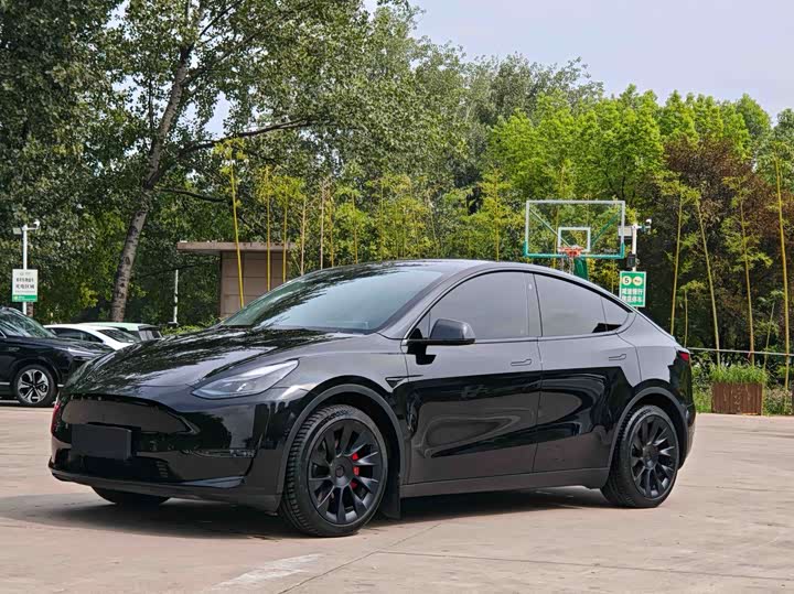 Фото 1 - Tesla Model Y