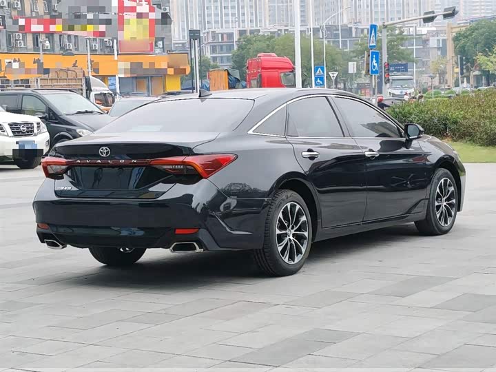 Фото 7 - Toyota Avalon