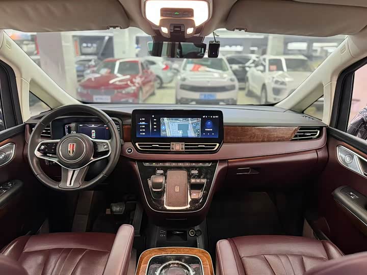 Фото 4 - Hongqi HQ9