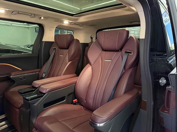 Фото 6 - Hongqi HQ9