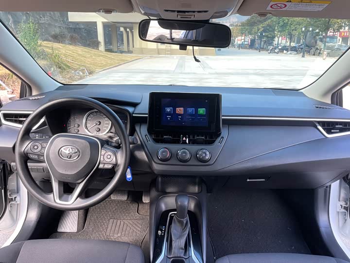 Фото 4 - Toyota Corolla