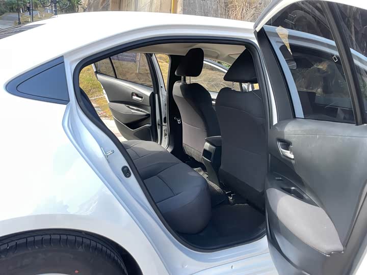 Фото 8 - Toyota Corolla