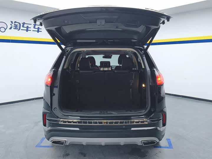 Фото 4 - Ford Edge