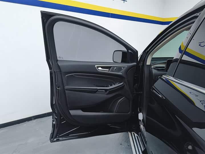 Фото 7 - Ford Edge