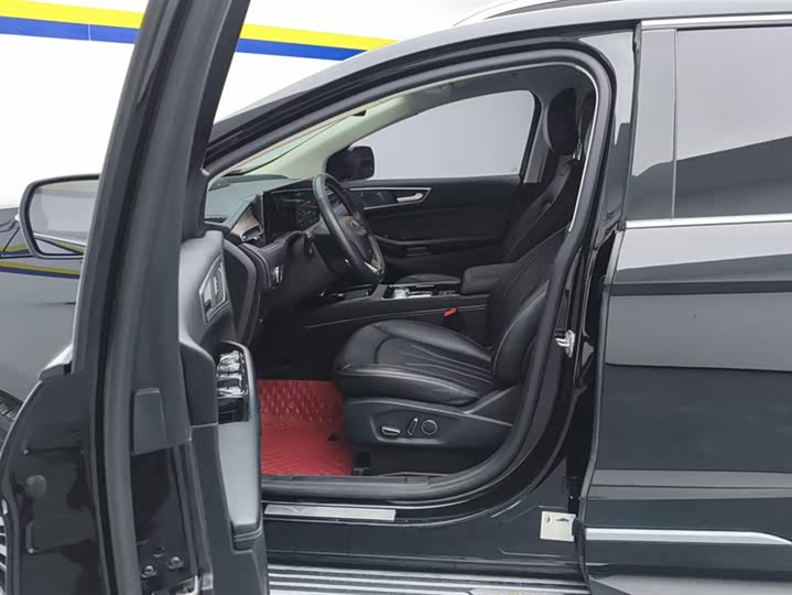 Фото 9 - Ford Edge