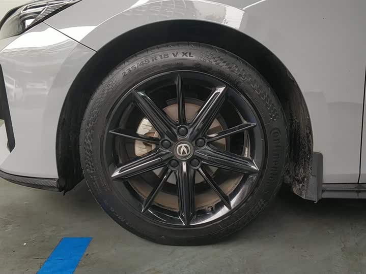 Фото 6 - Changan UNI-V