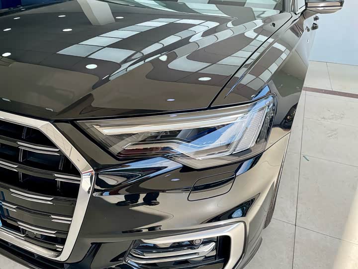 Фото 4 - Audi A6L