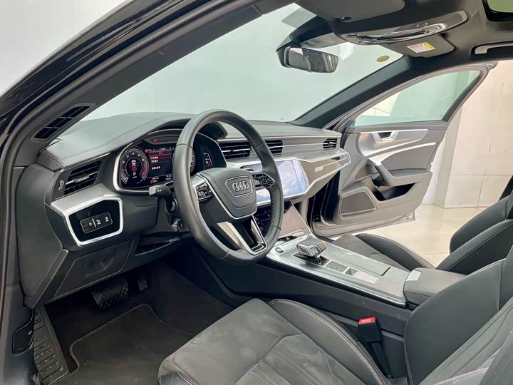 Фото 6 - Audi A6L