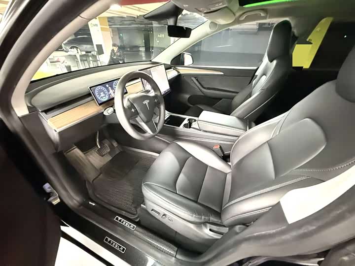 Фото 3 - Tesla Model Y