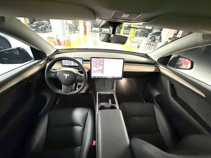 Фото 9 - Tesla Model Y