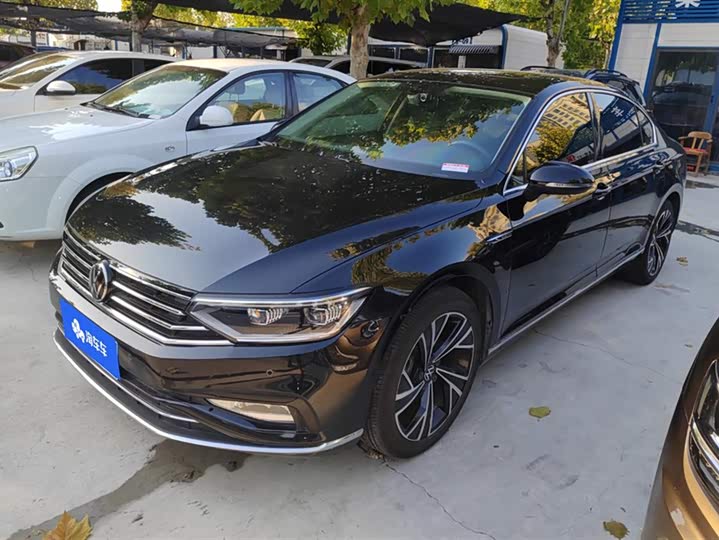 Фото 1 - Volkswagen Magotan