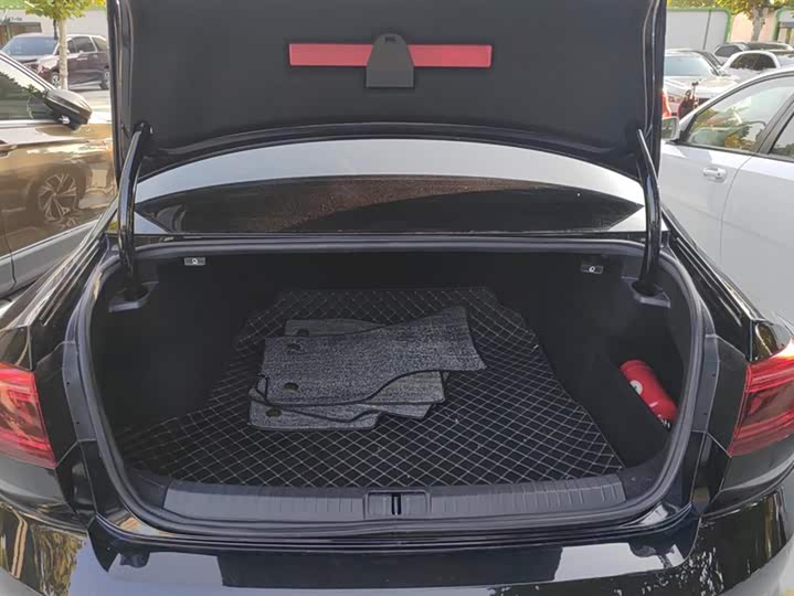 Фото 4 - Volkswagen Magotan