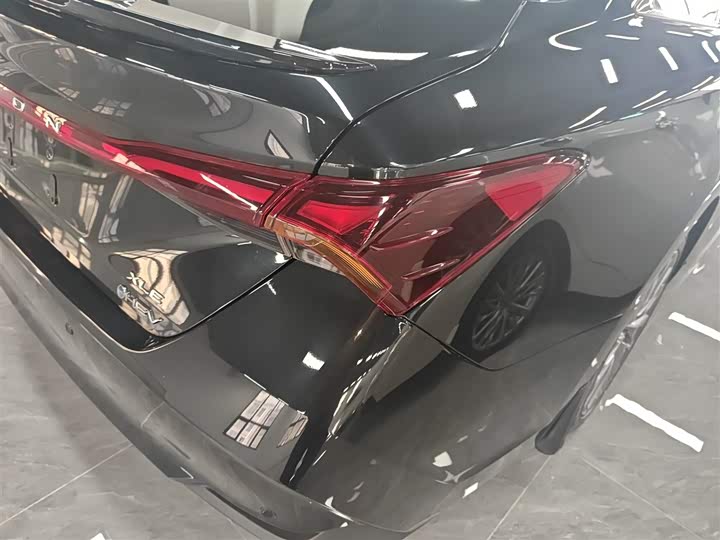 Фото 8 - Toyota Avalon