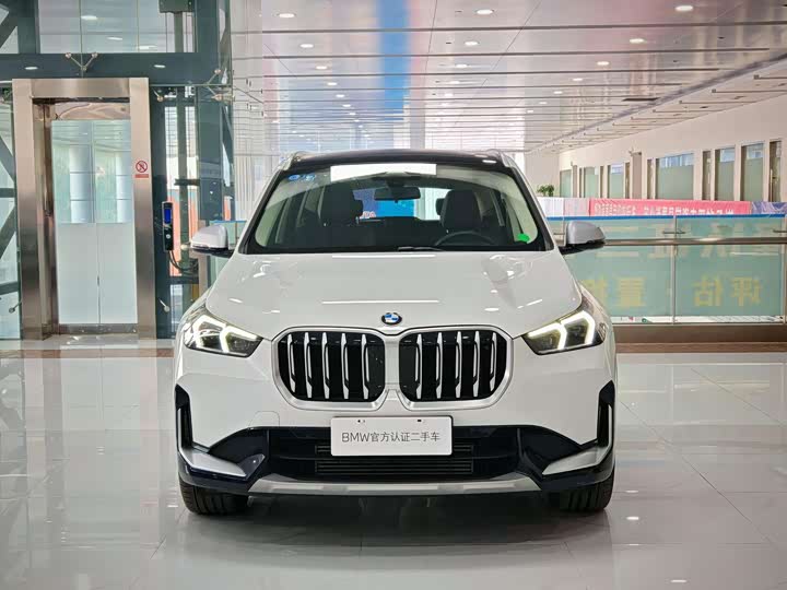 Фото 2 - BMW X1