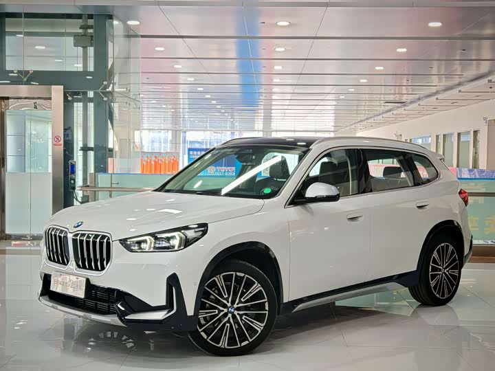 Фото 8 - BMW X1
