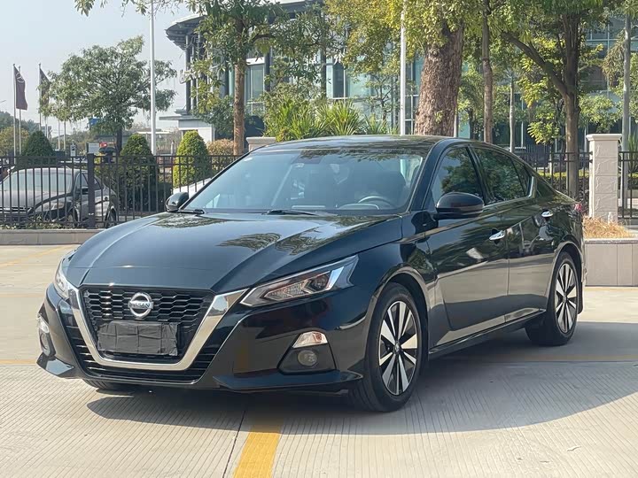 Фото 1 - Nissan Teana