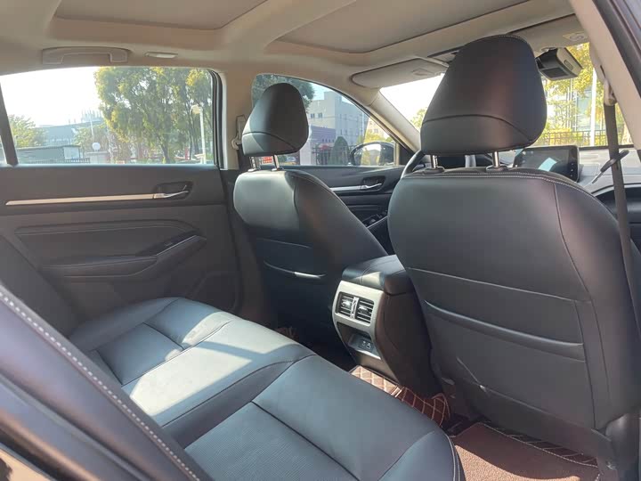 Фото 8 - Nissan Teana