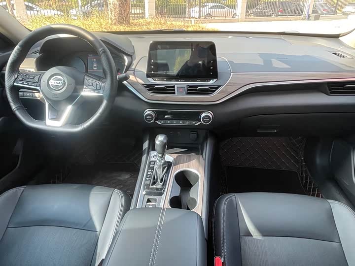 Фото 9 - Nissan Teana