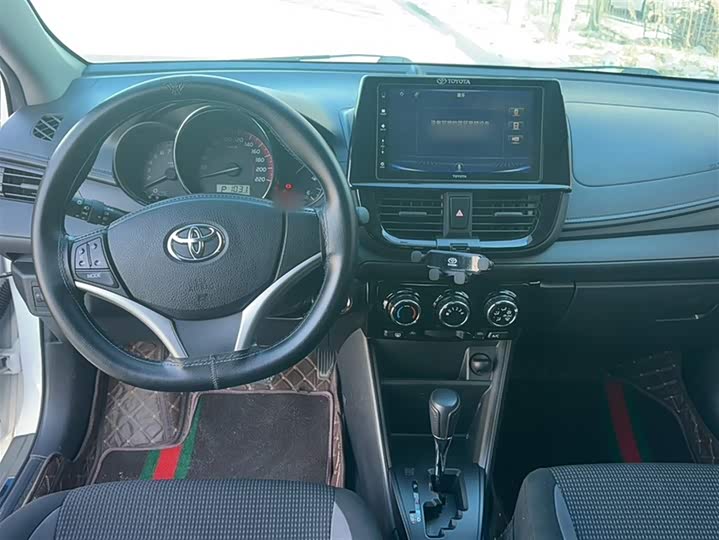 Фото 3 - Toyota Vios