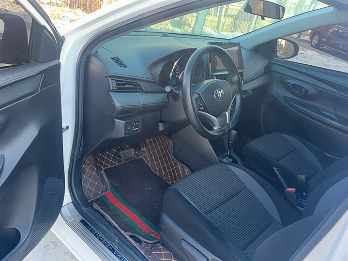 Фото 6 - Toyota Vios