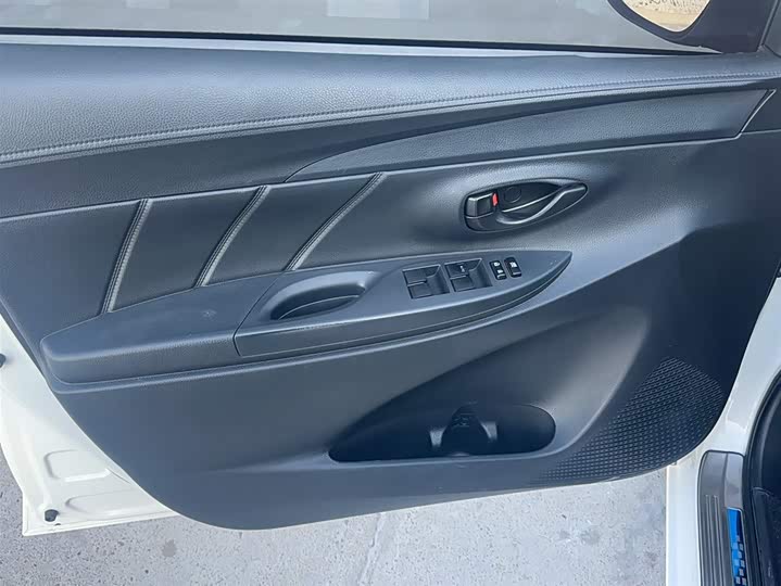 Фото 8 - Toyota Vios