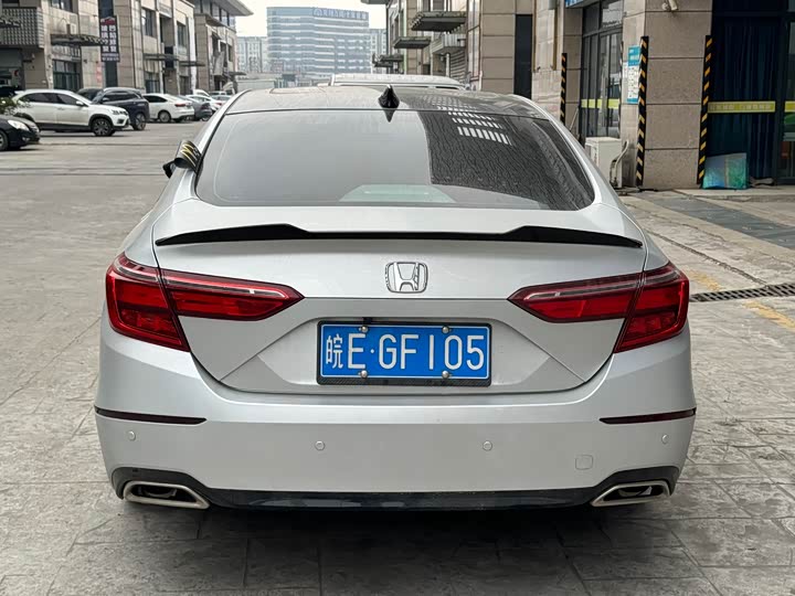 Фото 4 - Honda Inspire