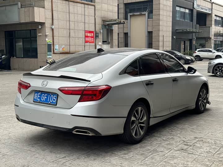 Фото 5 - Honda Inspire