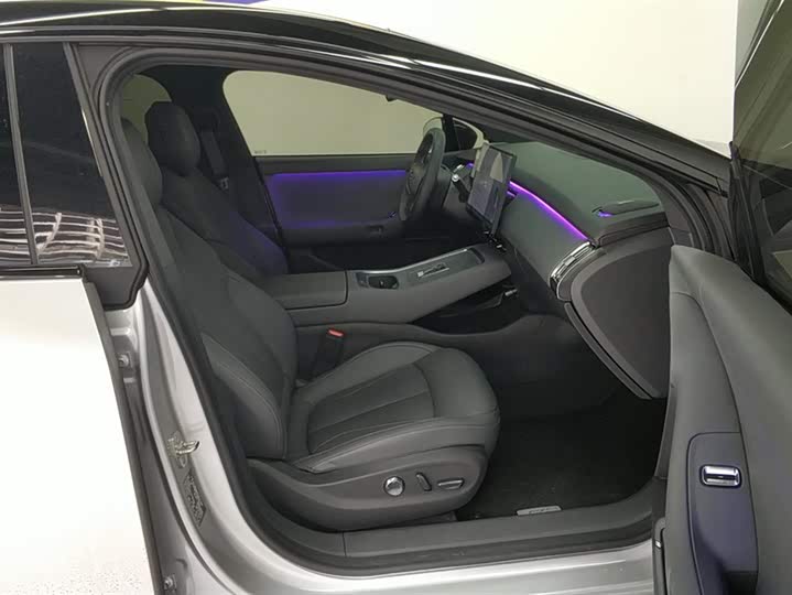 Фото 8 - XPeng F57