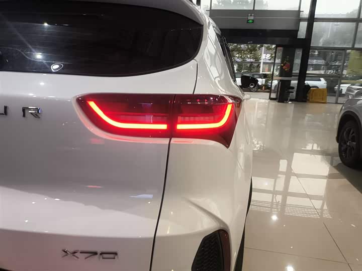 Фото 8 - Jetour X70