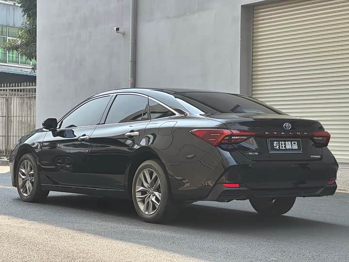 Фото 4 - Toyota Avalon